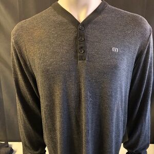 Good condition mens XL Travis Mathew golf sweater